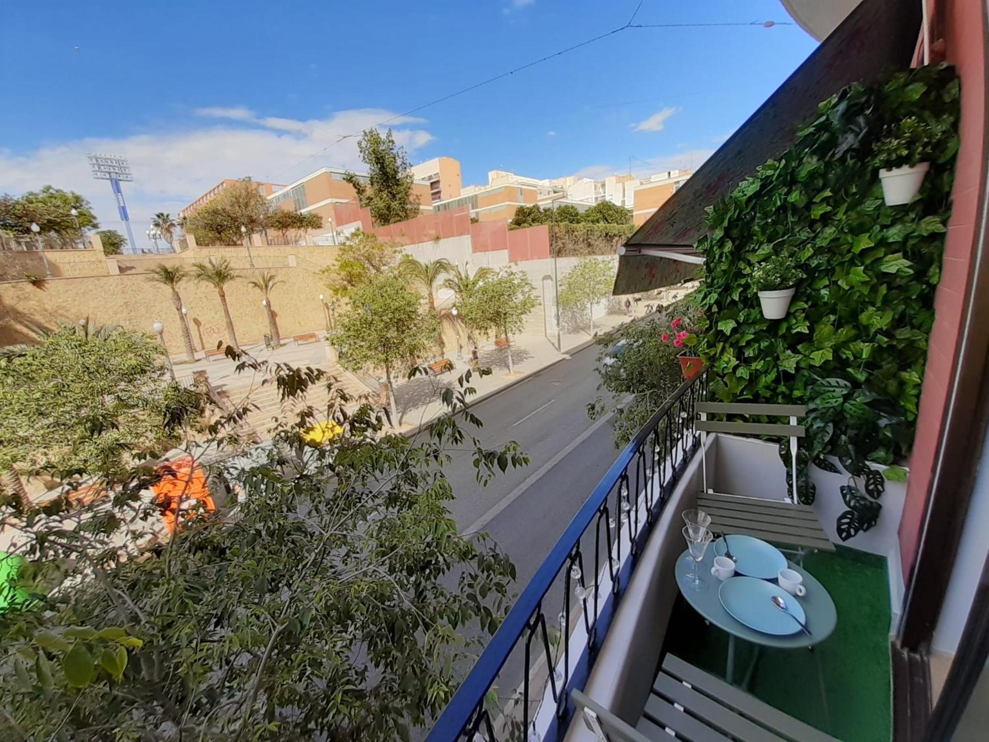 Good Energy Rooms Alicante Exterior photo